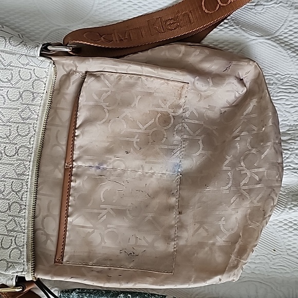 CALVIN KLEIN Kiara Monogram Faux Leather Crossbody Bag - Picture 5 of 6